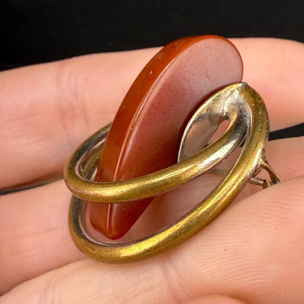 Vintage Bakelite Brooch Gold Tone Round